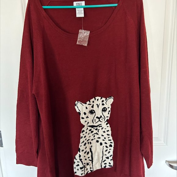 Long sleeve sweater with animal on front. - Picture 1 of 1